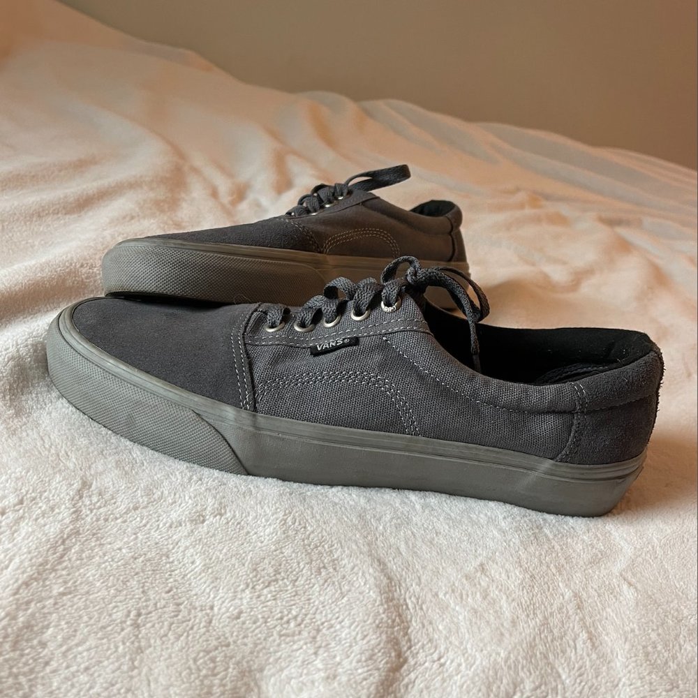 Vans Men's Classic Canvas Low-Top Sneakers in Charcoal